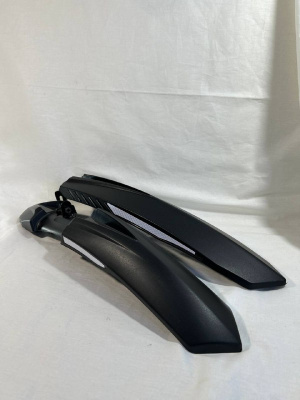 Крылья пластиковые 26"-29" широкие Dhanoa’s чёрное с отражателями Индия